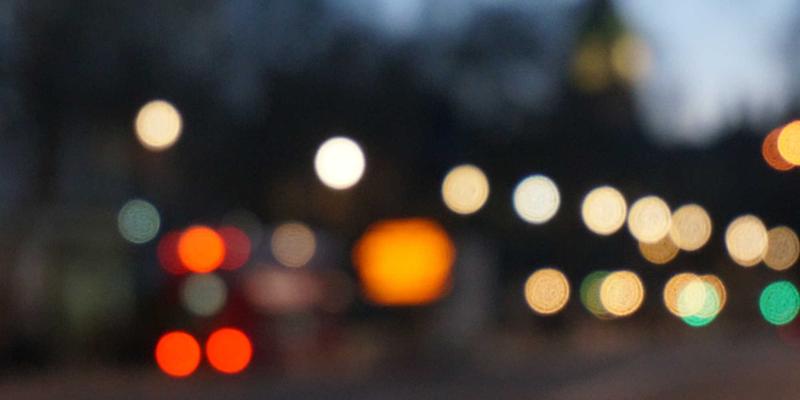 中国标志新标杆：交通枢纽标识系统一体化设计如何提升机场高铁站换乘效率与多语言导引体验