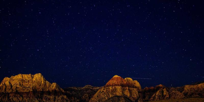 从静态到智能：商业标识、灯箱制作与户外广告的融合演进之路