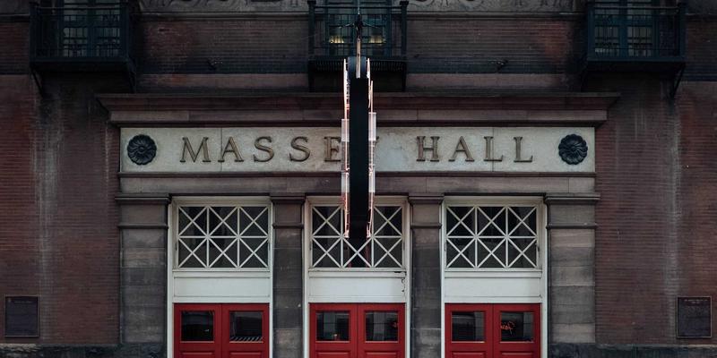 商业综合体立体化导视：跨楼层、多业态的标识整合设计要点与中国标志智慧