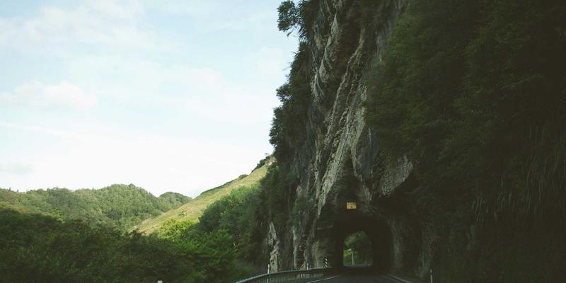 照亮夜间商机：广告制作与标牌设计的夜间可视性关键技术解析