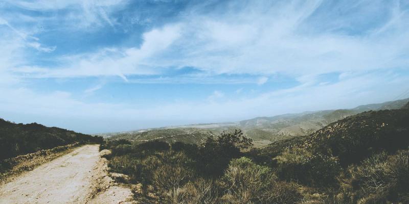 融合国际标准与中国智慧：无障碍标识设计与户外广告标牌的本土化实践